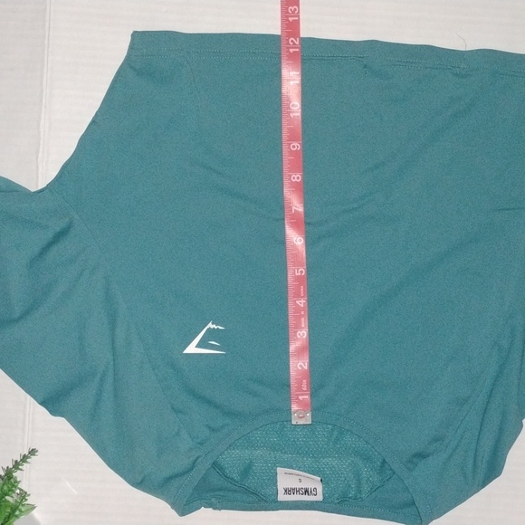 Gymshark Long Sleeve Crop Top. Teal in color. Women's size Small. - Picture 3 of 10